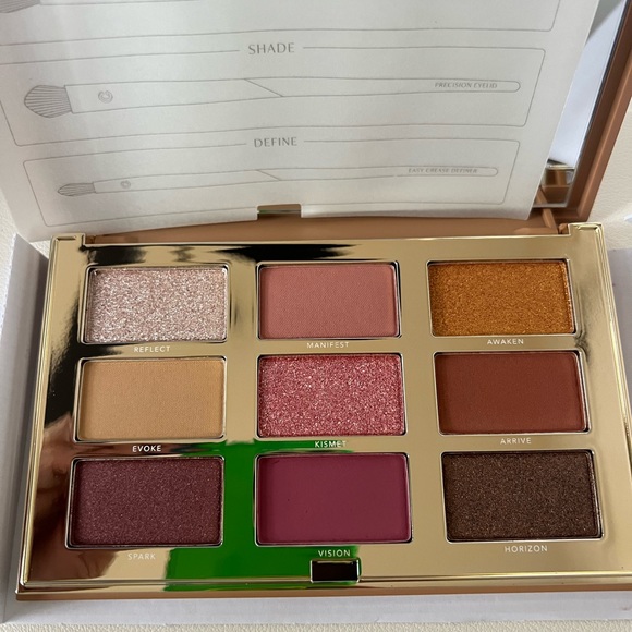 Future’s So Bright Eyeshadow Palette - Picture 3 of 3